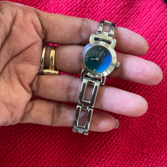 AUTHENTIC  RARE GUCCI changing face mood to green/blue, violet colors  watch🔥🔥 - Picture 9 of 10